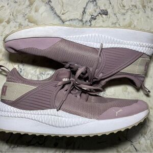Puma Women's Mauve and Cream/white comfort Sneakers
